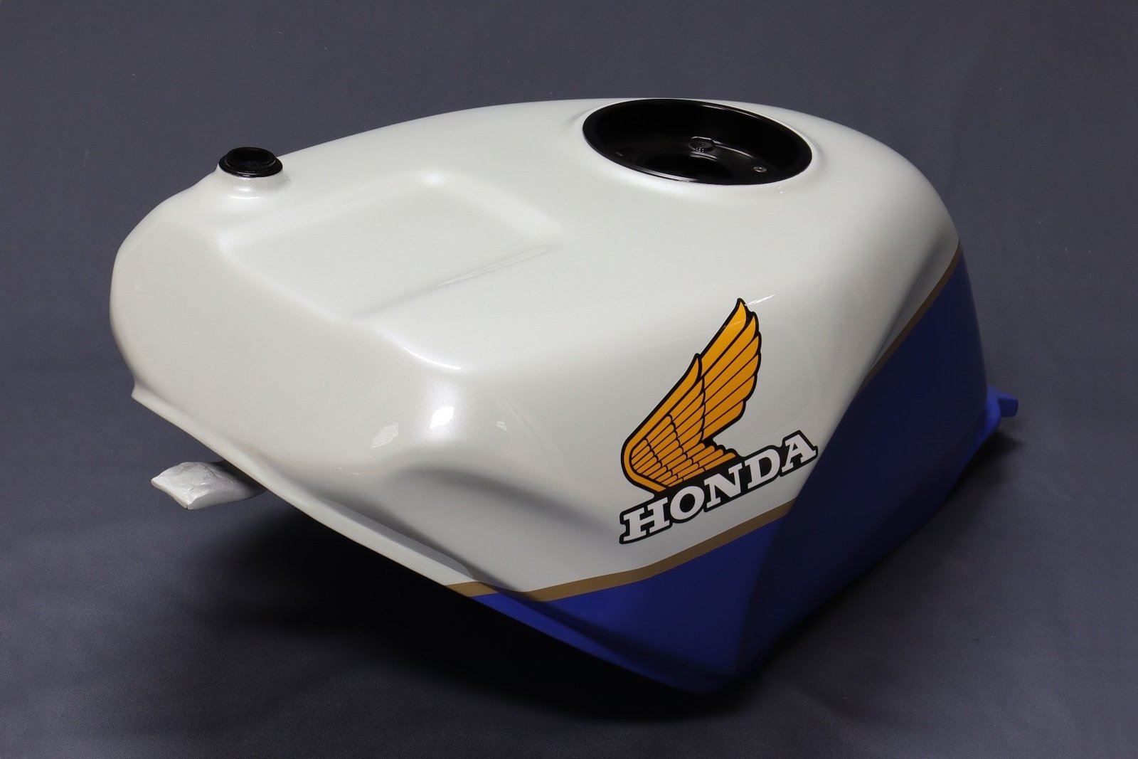 Kit, Complete Body Set with Front Fender and Fuel Tank, GRP, NC30, RC30 Style, Street, Painted RC30 - Image 10
