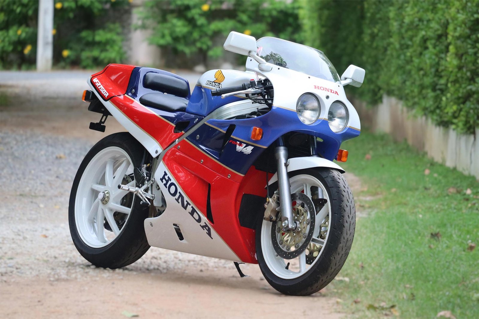 Bodywork Set 3, GRP, Painted RC30, RC36-2 EURO/US Style, Street - Image 5